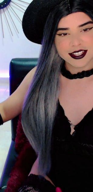 Model - Camila Carrington dominatrix