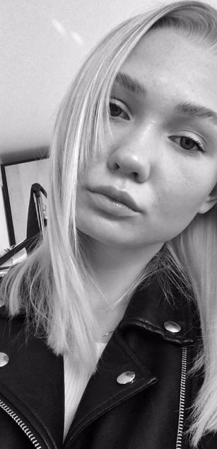 Model - ester_denham Hot