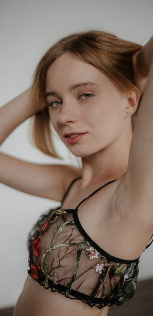 Model - EllyMur deepthroat