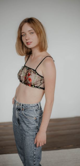 Model - EllyMur deepthroat