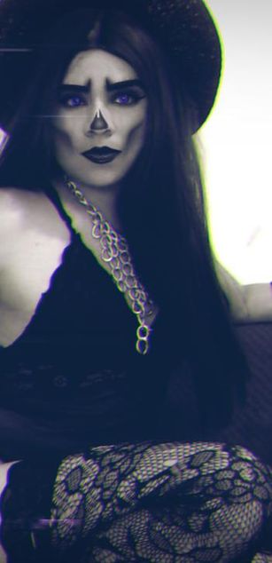 Model - Camila Carrington dominatrix