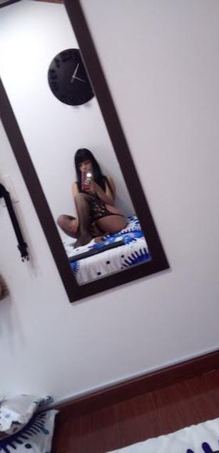 Model - Nathasa squirt