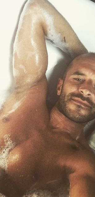 Model - TomekZ boobs