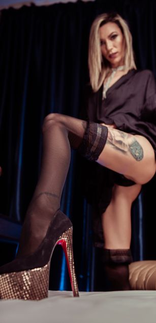 Model - MayaHale taboo