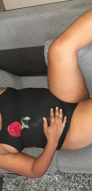 Model - yarithlatin blowjob