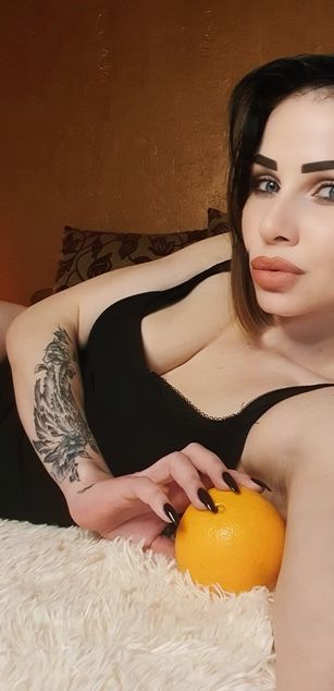 Model - AnnaLu heels