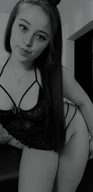 Model - Natasha blowjob