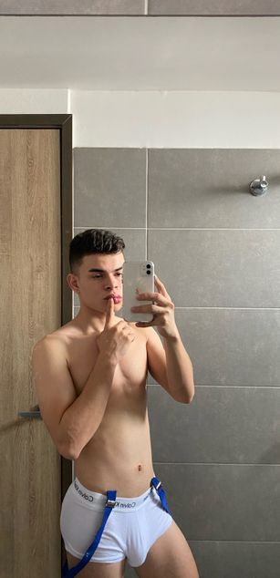 Model - Alejandro twink dildo