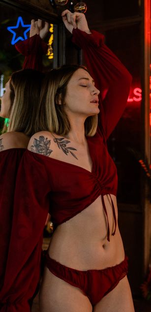 Model - HeyaSilver legs