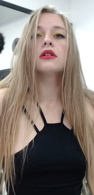 Model - Emily Sumer deepthroat