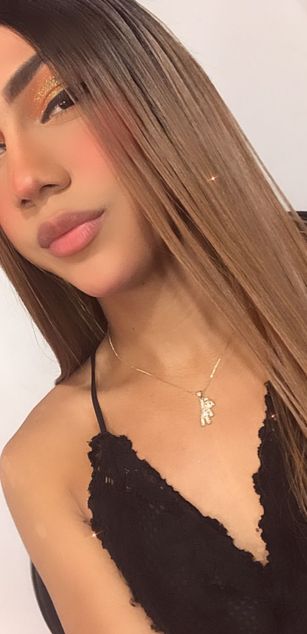 Model - Sarha Miller J. latina