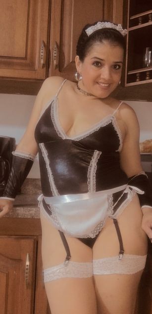 Model - GlendaStar deepthroat