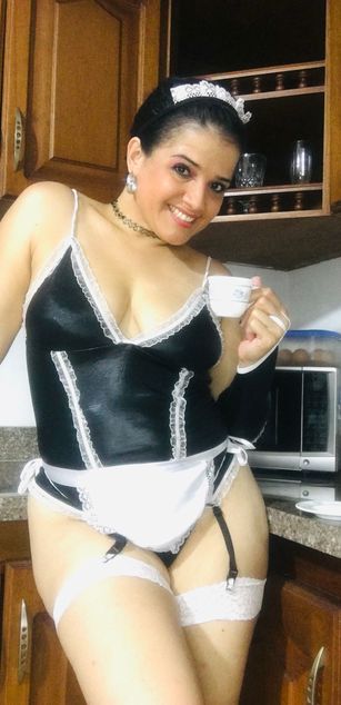 Model - GlendaStar deepthroat