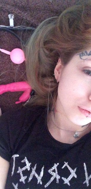 Model - ClitBait ass