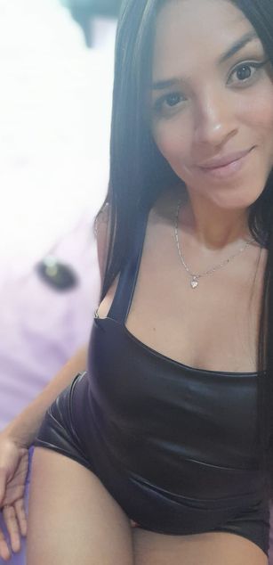 Model - sarah kraus deepthroat