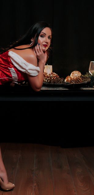 Model - MiraLocks sexy