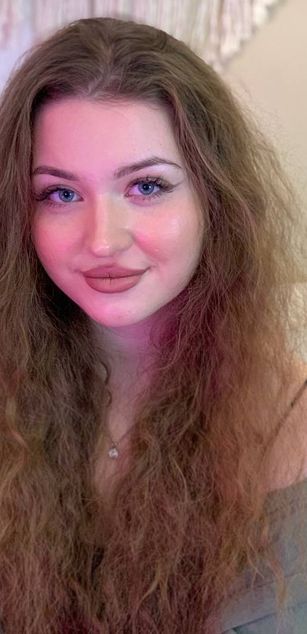 Model - Stephany curvy