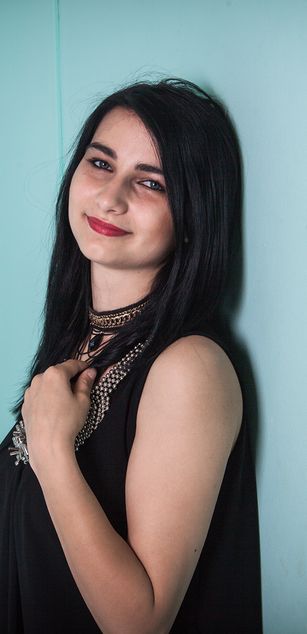 Model - Amber Quinn ass