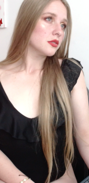 Model - Emily Sumer deepthroat