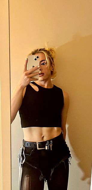 Model - GxGlitzy cute