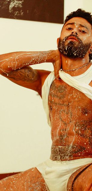 Model - Matty Jones bigcock