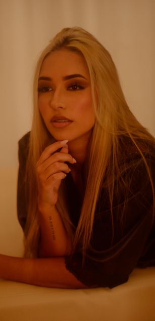 Model - Cloe Bech sensual