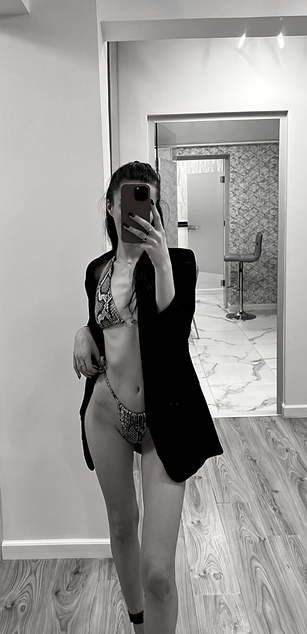 Model - AmeliaJune ass