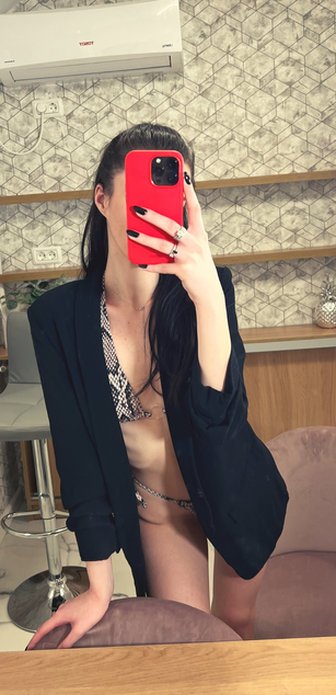 Model - AmeliaJune ass