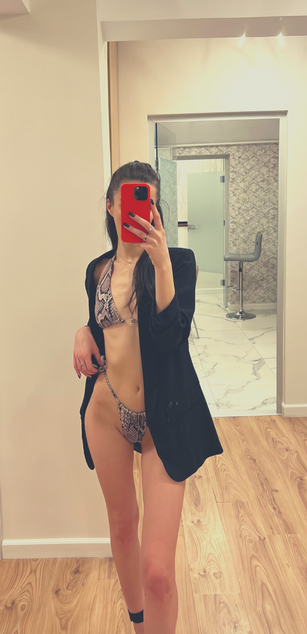 Model - AmeliaJune ass