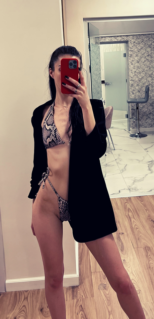 Model - AmeliaJune ass