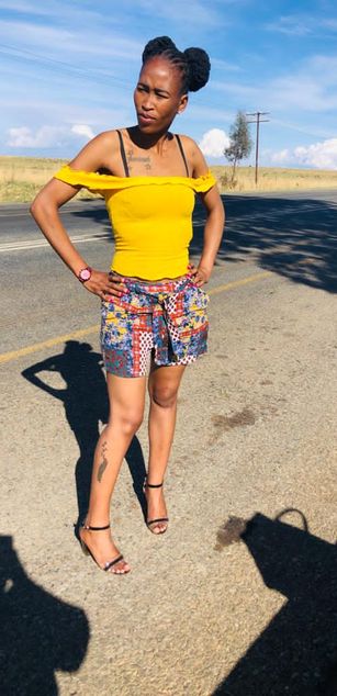 Model - CURVYSLENDER smalltits