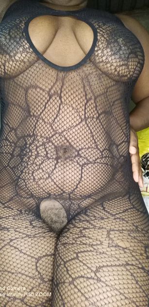 Model - QueenAngelina5 toys