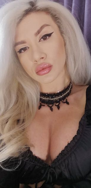 Model - BrianaDeville femdom