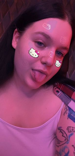 Model - Tina bigtits