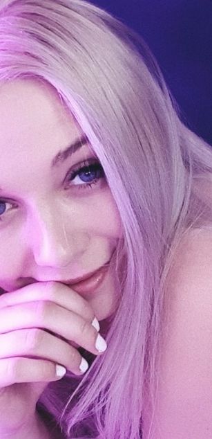 Model - Auroraa blowjob