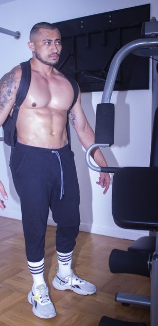 Model - Dimitri Rivas bigcock