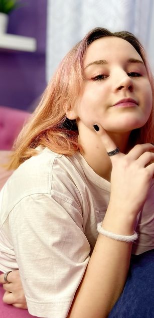 Model - MaddieDay legs