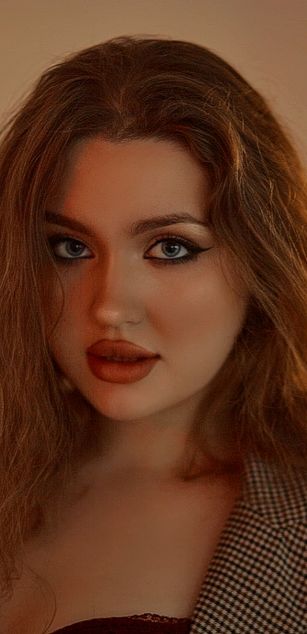 Model - Stephany curvy