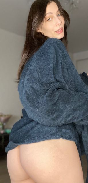 Model - Vallera_SG deepthroat