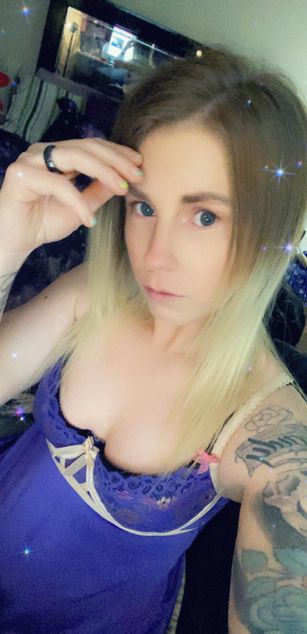 Model - Jennifer Coombs fetish