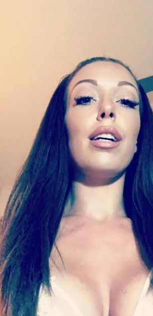 Model - Sophia Hunter gushing