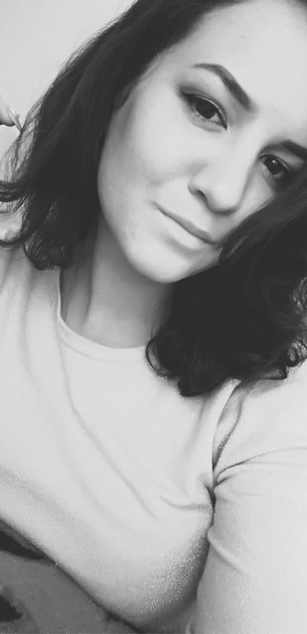 Model - LadysMillion brunette