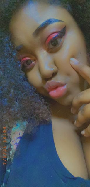 Model - Thick Kitty curvy