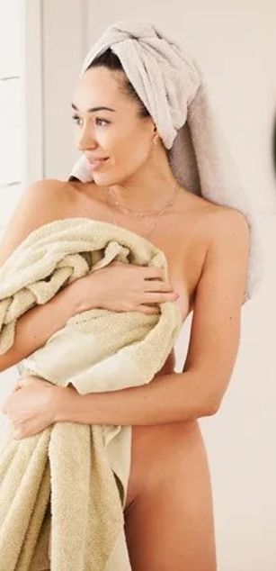 Model - WifeAlone heels