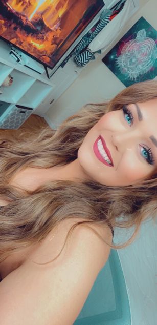 Model - Lauren Summerz BBW