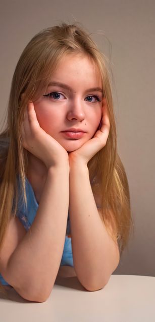 Model - Britney Blush girl