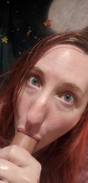 Model - WickedAphrodite deepthroat