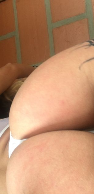 Model - amarilla_bombshell dirty