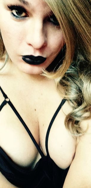 Model - TSGODDESSOCEAN findom