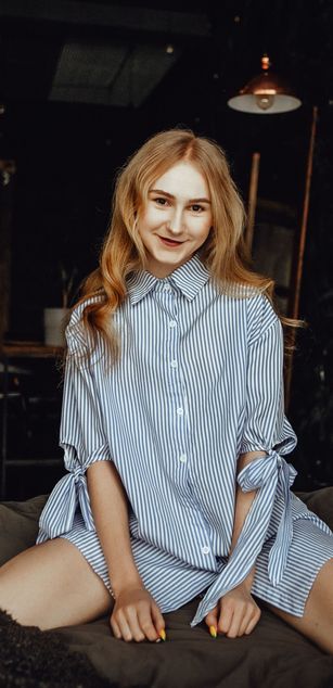 Model - Ashley petite